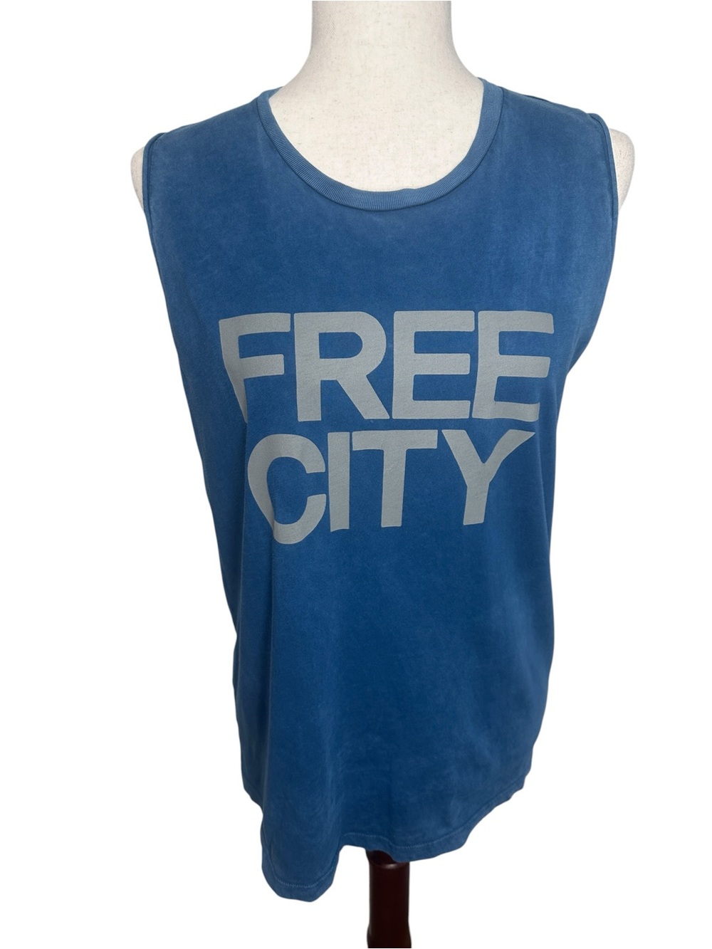 FREECITY Life Nature Love Blue Graphic Sleeveless Muscle Tank Top M